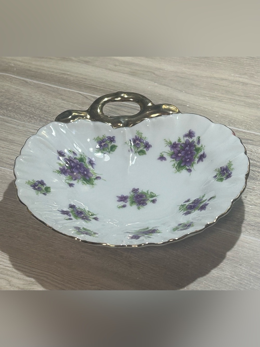 Vintage Lefton China "Purple Violets" Shell Trinket Dish - Picture 2 of 7